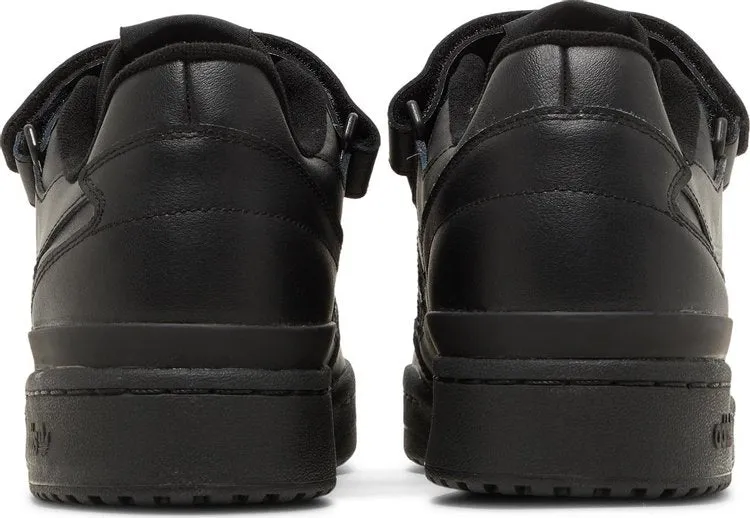 Adidas Forum Low 'Triple Black' sneakers, black