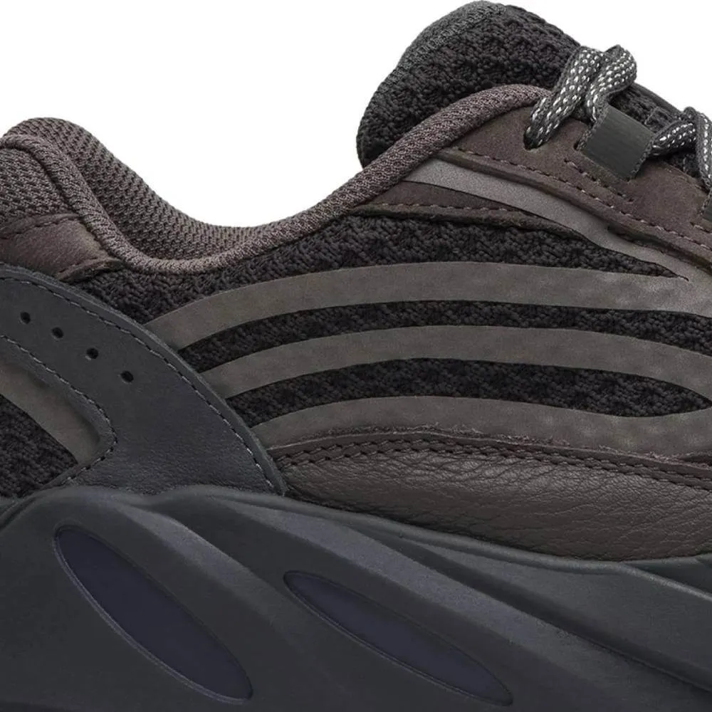 Adidas Yeezy Boost 700 V2 Geode sneakers, brown